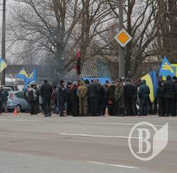 «Свобода» і Ко продовжують чекати російські фури в Кіптях - фото «Свобода» і Ко продовжують чекати російські фури в Кіптях - фото